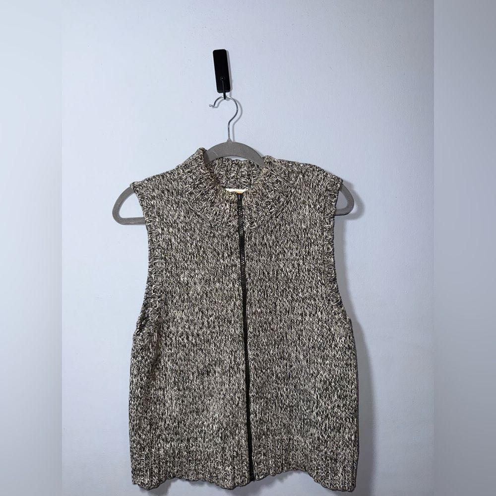 Talbots Womens Black White Chunky Knit Ribbed Trim Sweater Vest Small Pet. EUC